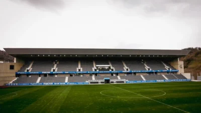 El Real Madrid juega en el Estadio Izan en Zubieta