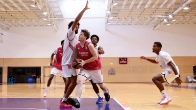 Jugadores del Real Madrid de Baloncesto en el partido de pretemporada ante Baskonia en Leon